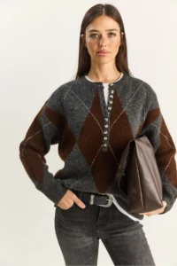 Bianco Lucci Women's Anthracite Brown 11 Buttons Diamond Patterned Basic Knitwear Sweater - Image 2