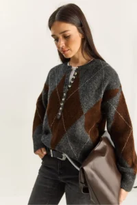 Bianco Lucci Women's Anthracite Brown 11 Buttons Diamond Patterned Basic Knitwear Sweater - Image 4