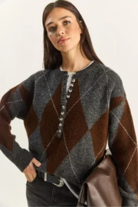 Bianco Lucci Women's Anthracite Brown 11 Buttons Diamond Patterned Basic Knitwear Sweater - Image 5