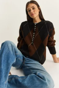 Bianco Lucci Women's Black Brown 11 Buttons Diamond Patterned Basic Knitwear Sweater