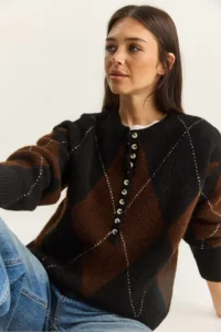 Bianco Lucci Women's Black Brown 11 Buttons Diamond Patterned Basic Knitwear Sweater - Image 4