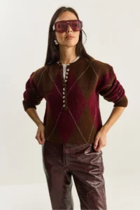 Bianco Lucci Women's Brown Claret Red 11 Buttons Diamond Patterned Basic Knitwear Sweater - Image 4
