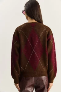 Bianco Lucci Women's Brown Claret Red 11 Buttons Diamond Patterned Basic Knitwear Sweater - Image 6