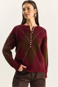 Bianco Lucci Women's Burgundy Brown 11 Buttons Diamond Patterned Basic Knitwear Sweater - Image 2