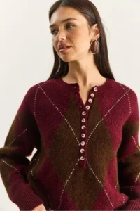 Bianco Lucci Women's Burgundy Brown 11 Buttons Diamond Patterned Basic Knitwear Sweater - Image 4