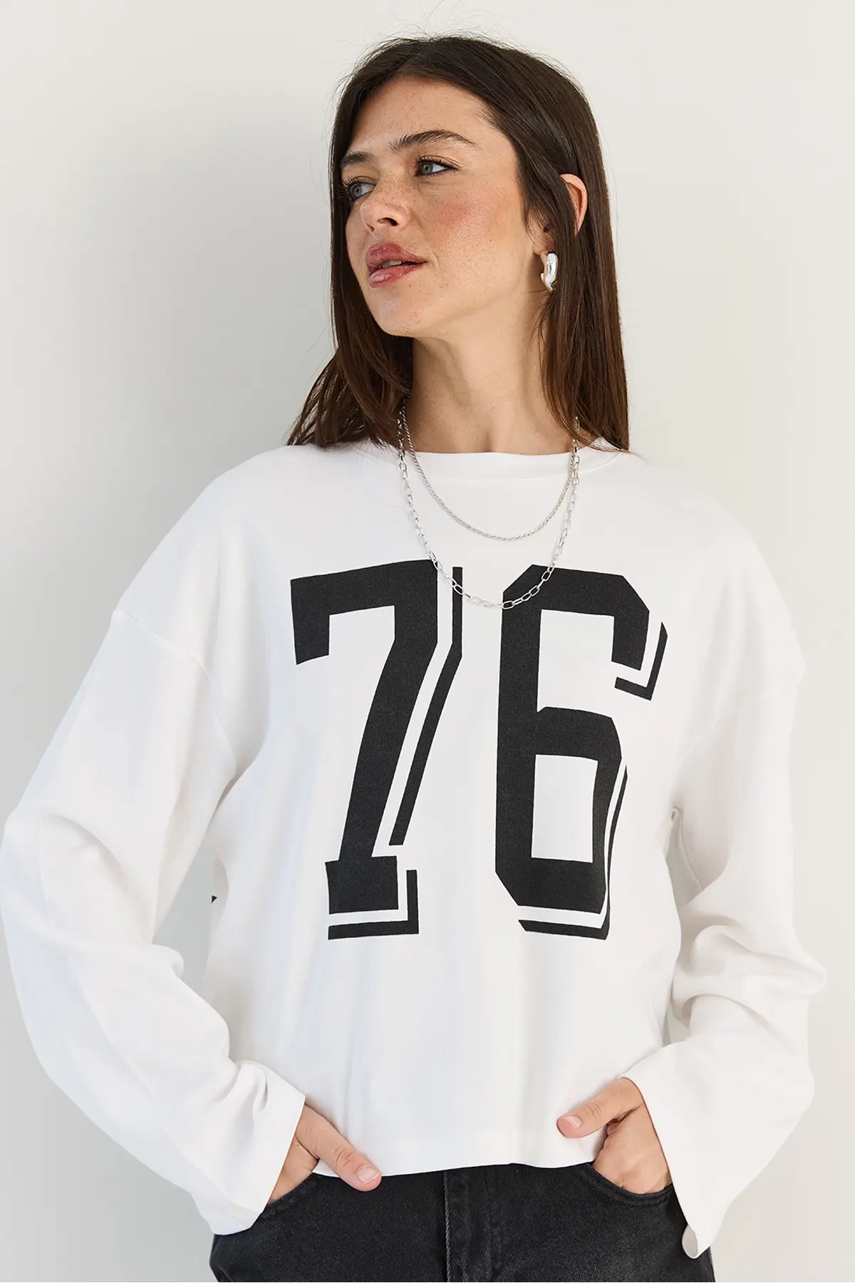 60286532-WHITE_1