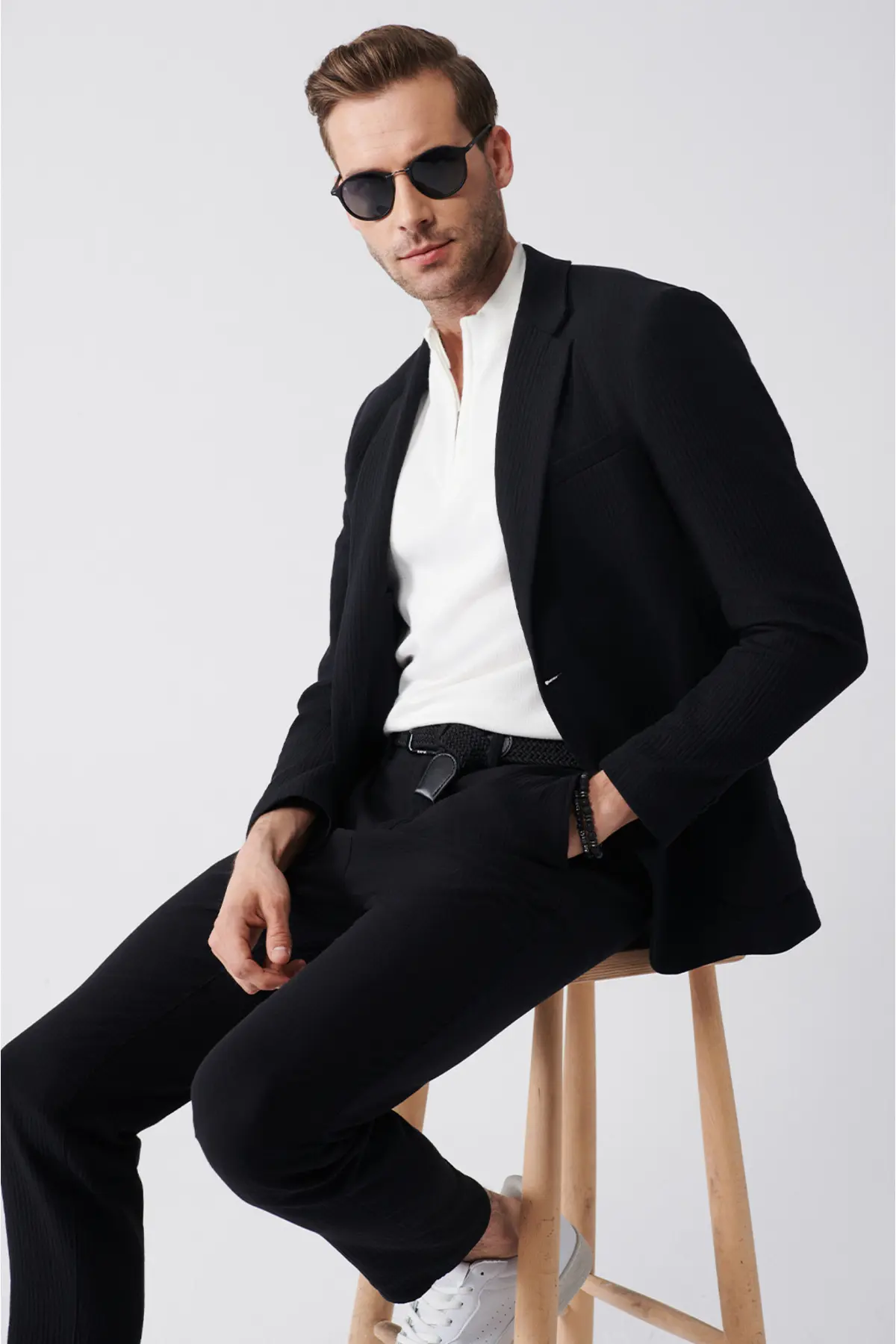 A31Y4009-BLACK_1
