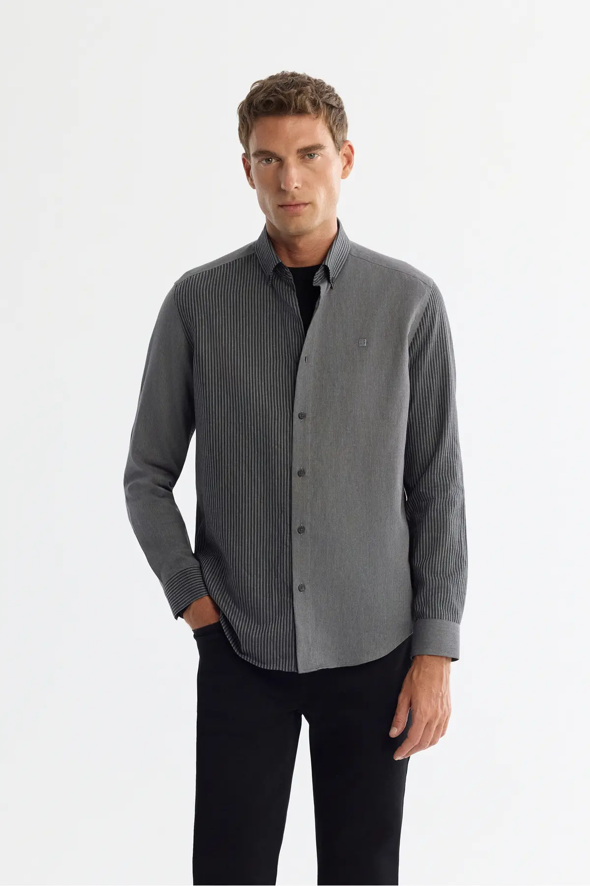 A42Y2136-BLACK_1