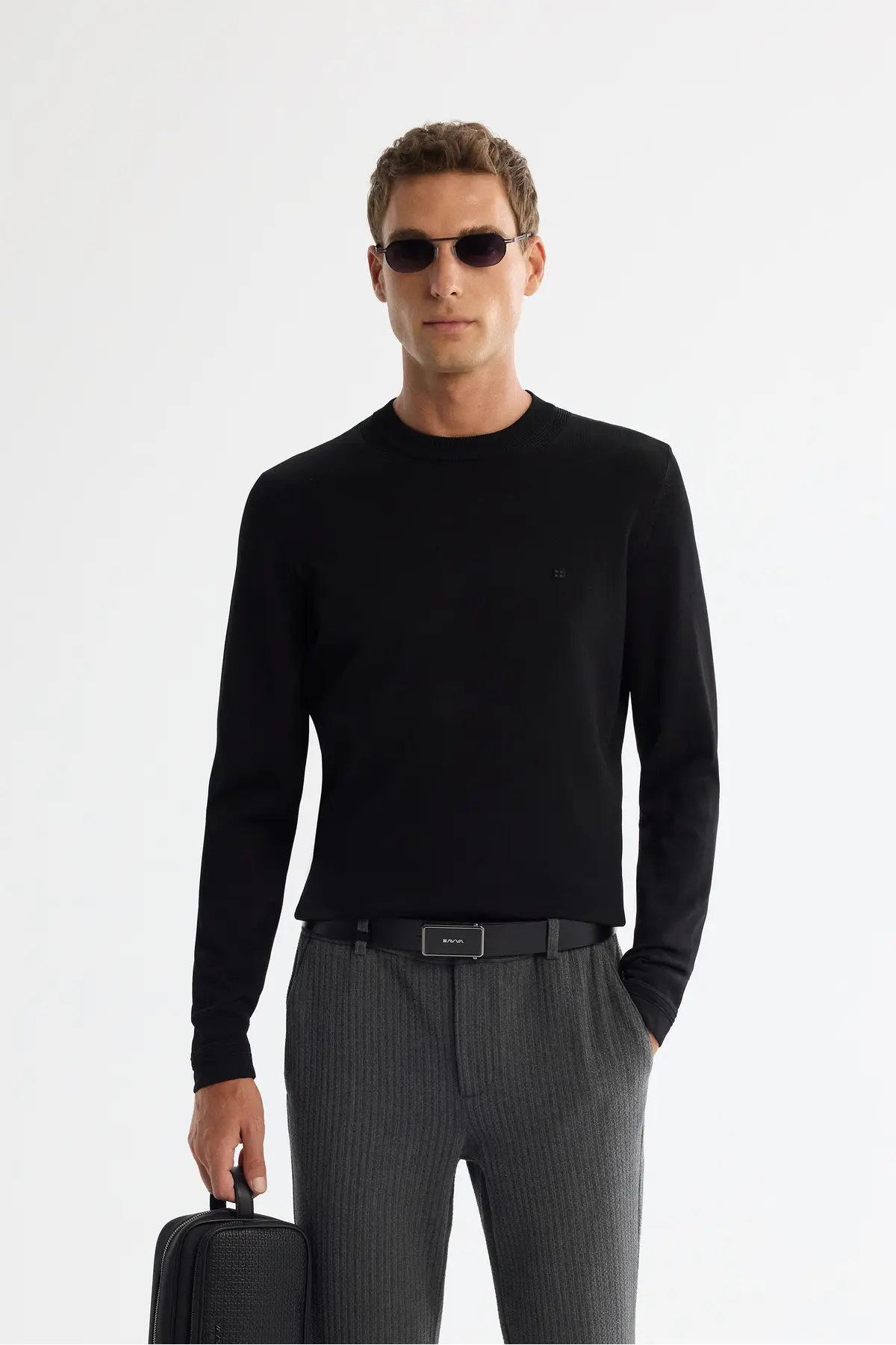 A42Y5001-BLACK_1