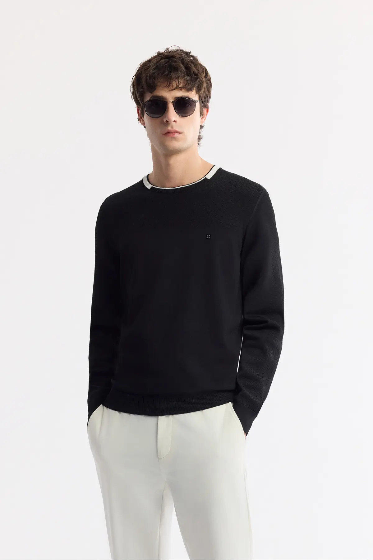 A51Y5156-BLACK_1
