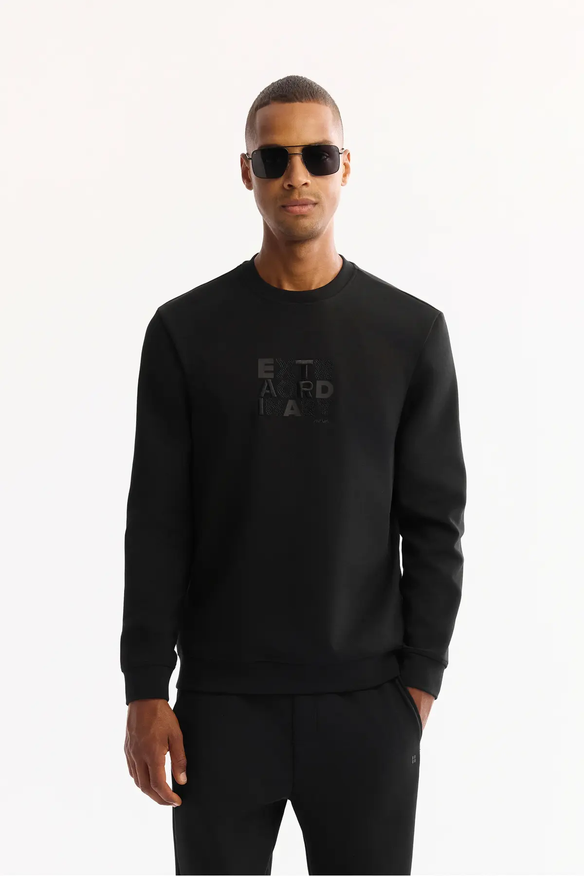 A52Y1247-BLACK_1