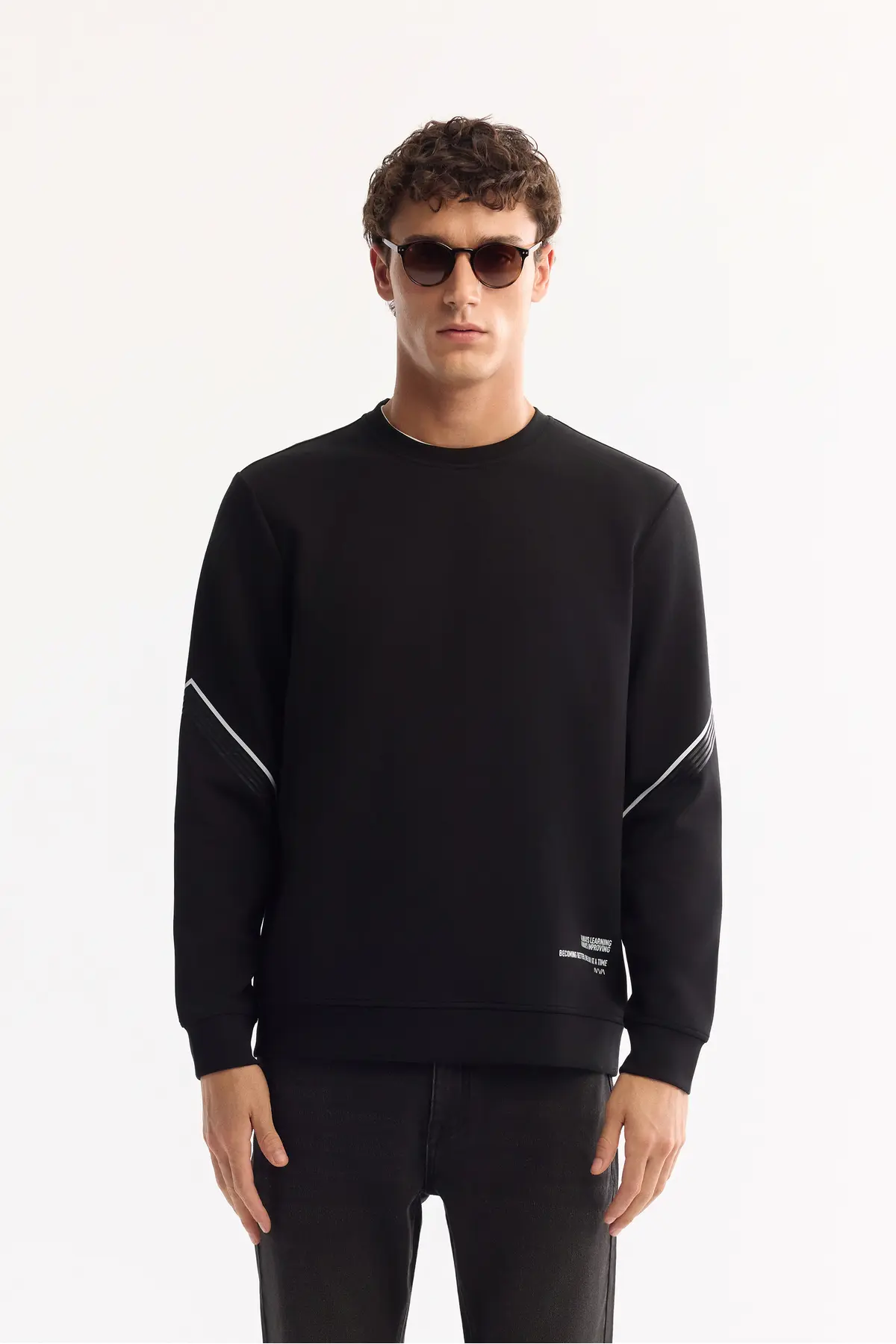 A52Y1258-BLACK_1