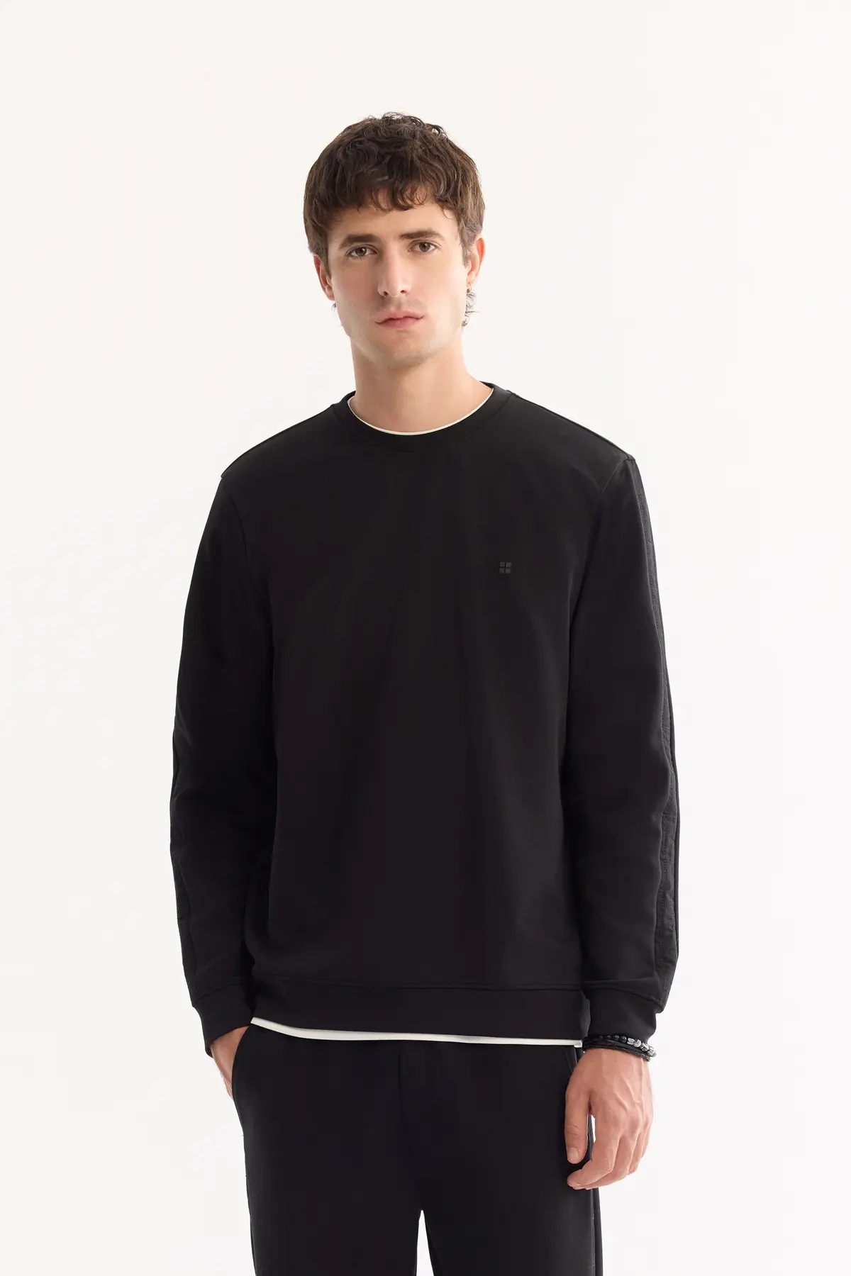 A52Y1272-BLACK_1