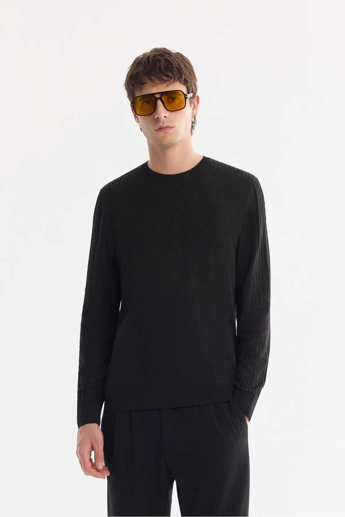 A61Y5002-BLACK_1