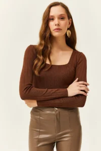 Olalook Women's Bitter Brown Square Collar Thick Ribbed Knitwear Blouse - Image 2