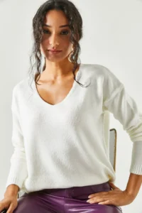 Olalook Women's Ecru V-Neck Soft Textured Knitwear Sweater - Image 3