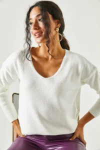 Olalook Women's Ecru V-Neck Soft Textured Knitwear Sweater - Image 5