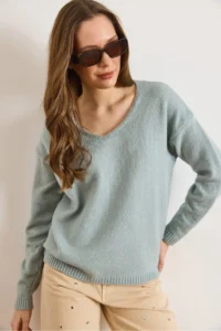 Olalook Women's Mint Green V-Neck Soft Textured Knitwear Sweater