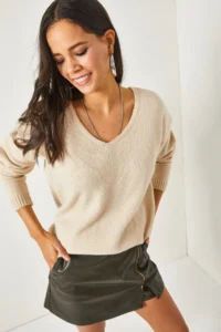 Olalook Women's Stone V-Neck Soft Textured Knitwear Sweater - Image 3