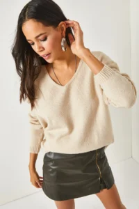 Olalook Women's Stone V-Neck Soft Textured Knitwear Sweater - Image 4