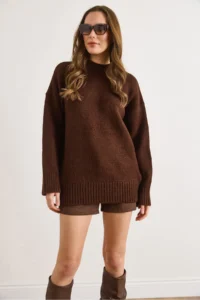 Olalook Women's Bitter Brown Crew Neck Thick Ribbing Detailed Oversize Knitwear Sweater - Image 2