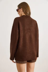 Olalook Women's Bitter Brown Crew Neck Thick Ribbing Detailed Oversize Knitwear Sweater - Image 3