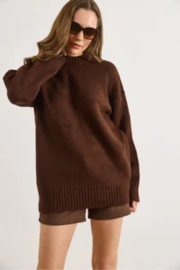 Olalook Women's Bitter Brown Crew Neck Thick Ribbing Detailed Oversize Knitwear Sweater - Image 4