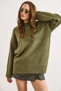 Olalook Women's Khaki Crew Neck Thick Ribbing Detailed Oversize Knitwear Sweater