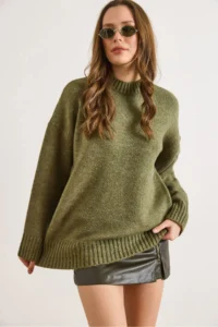 Olalook Women's Khaki Crew Neck Thick Ribbing Detailed Oversize Knitwear Sweater - Image 2