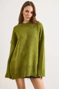Olalook Women's Oil Green Crew Neck Thick Ribbing Detailed Oversize Knitwear Sweater - Image 3