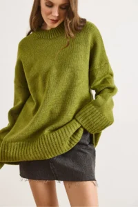 Olalook Women's Oil Green Crew Neck Thick Ribbing Detailed Oversize Knitwear Sweater - Image 4
