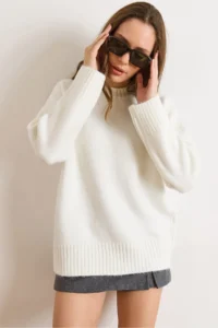 Olalook Women's White Crew Neck Thick Ribbing Detailed Oversize Knitwear Sweater