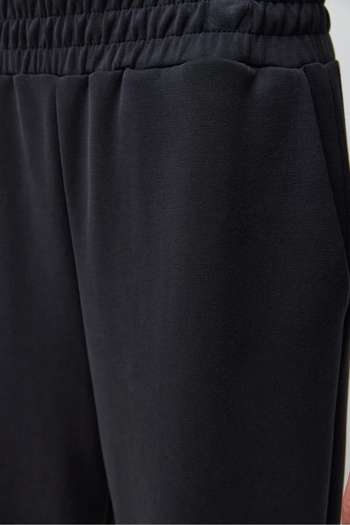 PNT-1557-EFEKTSIYAH-EFEKT-BLACK_1