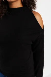 Trendyol Curve Black Cut Out Detailed Knitwear Sweater - Image 4