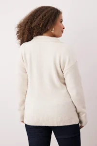 Trendyol Curve Ecru Polo Shirt Collar Soft Feeling Crop Knitwear Sweater - Image 4