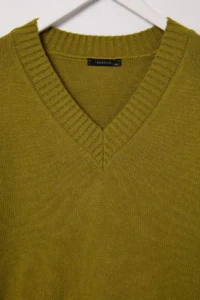 Trendyol Curve Wardrobe Essentials Oil Green Basic Wide Pattern Soft textured Knitwear Sweater - Image 8