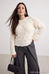 Trendyol Curve Ecru Cellular/Delikli Knitwear Sweater - Image 4