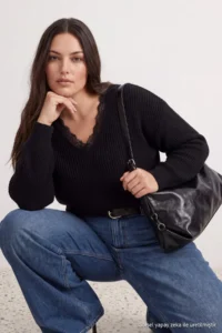 Trendyol Curve Black Oversized Lace Detailed V-Neck Sweater