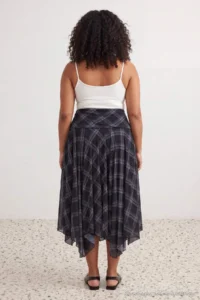 Trendyol Curve Multicolored Plaid Patterned skater Asymmetric Skirt Ucu Detailed Flexible Knitting Skirt - Image 4