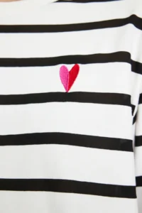 Trendyol Modest WHITE single jersey Striped Heart Embroidered Long Sleeve Knitting Tunic T-Shirt - Image 5
