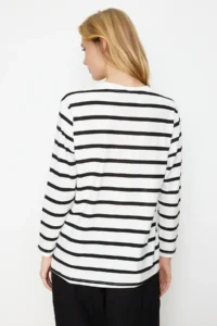 Trendyol Modest WHITE single jersey Striped Heart Embroidered Long Sleeve Knitting Tunic T-Shirt - Image 6