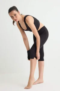 TRENDYOLMİLLA Black Scuba LYCRA® ADAPTIV™ Ultra Flexible slit Capri Length Knitting Sports Leggings