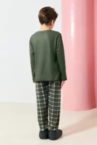 TRENDYOLMİLLA KIDS Khaki Boys' Plaid / Checkered Knitting Pajamas Set Top and Bottom Set - Image 3