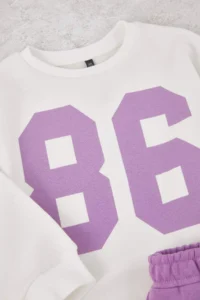 TRENDYOLMİLLA KIDS Lilac Cotton Printed Oversized Girls' Knitting Thick Sweatshirt and Tracksuit Bottom - Top Set - Image 4
