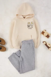 TRENDYOLMİLLA KIDS Ecru Cotton Hooded Thick/Oversized Boys' Knitting Bottom with Fleece Inside - Top Set - Image 2