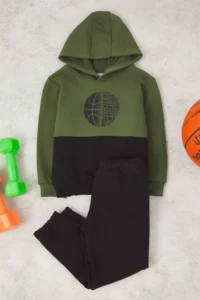 TRENDYOLMİLLA KIDS Green Cotton Color Bloklu Hooded Regular Boys' Knitting Bottom - Top Set - Image 2