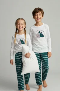 TRENDYOLMİLLA KIDS Green Soft textured Printed Regular Knitting Unisex Kids Pajama Set - Image 2
