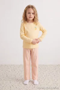 TRENDYOLMİLLA KIDS Yellow Girls' Printed Knitting Bottom-Top Pajama Set - Image 2