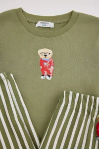 TRENDYOLMİLLA KIDS Khaki Cotton Printed Knitting Boys' Bottom-Top Pajama Set - Image 5