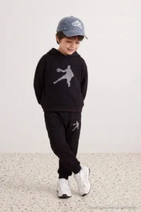TRENDYOLMİLLA KIDS Black Thick Hooded Thick Boys' Sweatshirt and Tracksuit Bottom with Fleece Inside